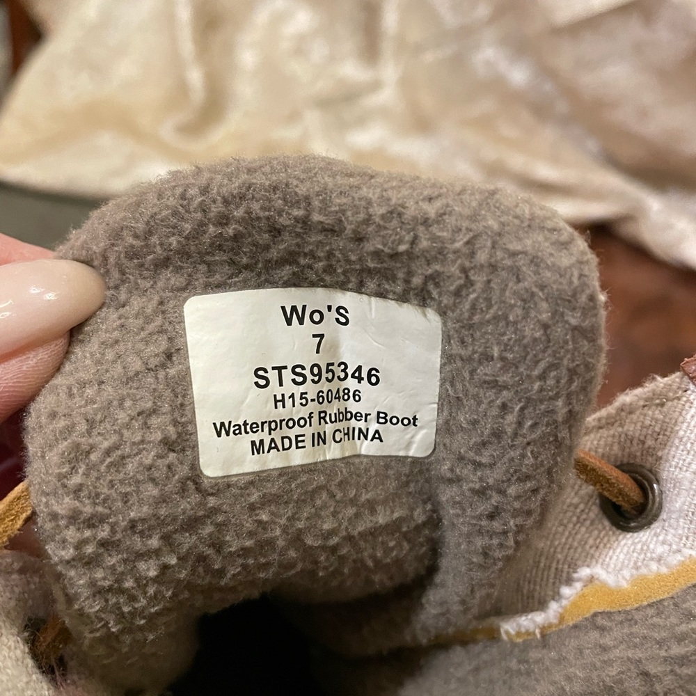 Sperry Women’s Saltwater Boots - Picture 3 of 7
